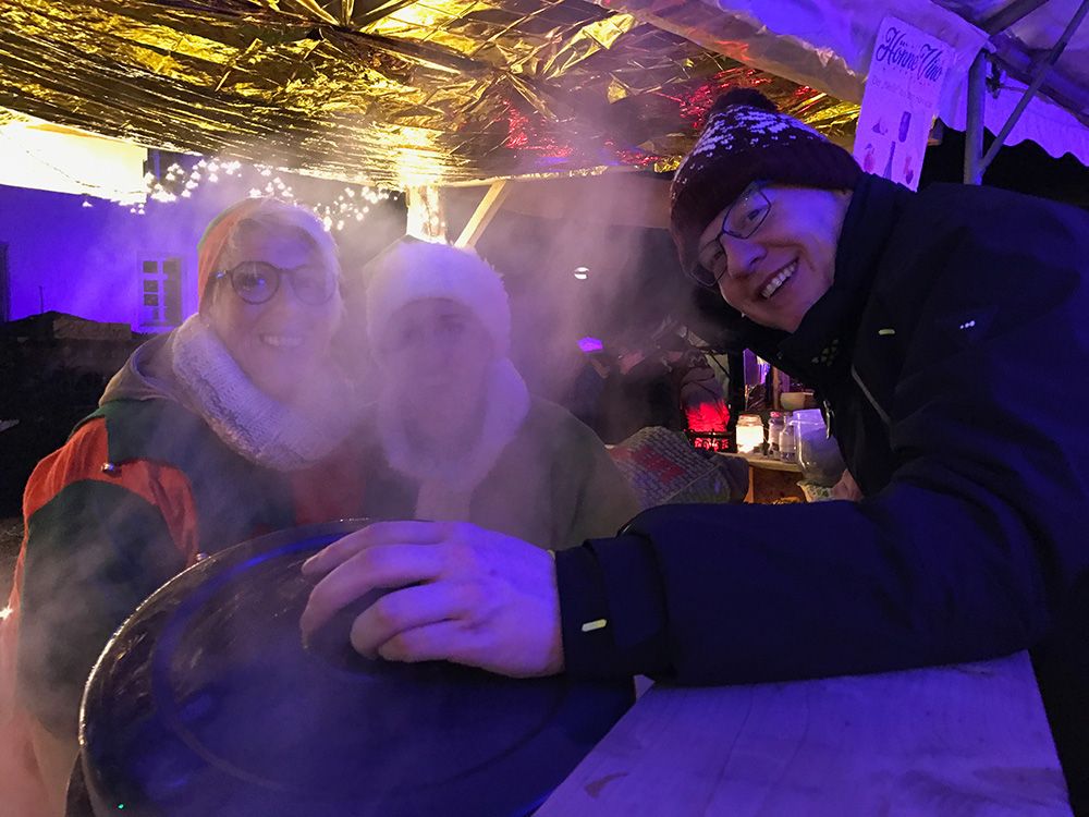Du bist eingeladen: Trink einen Glühwein mit uns auf dem Weihnachtsmarkt in Balve